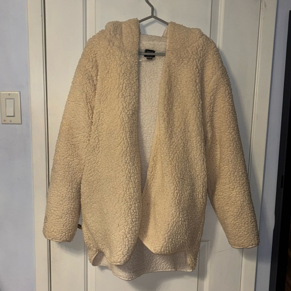 NWOT Oversized Sherpa Urban Outfitters Jacket - Picture 1 of 4